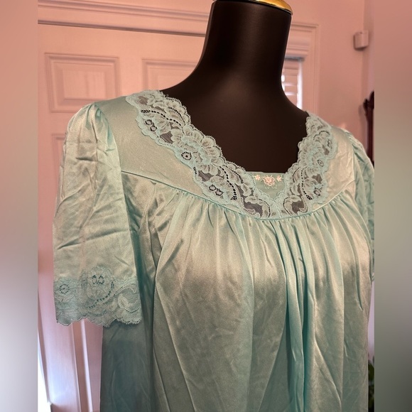 Vintage Shadowline Gown and Robe M - Picture 2 of 5